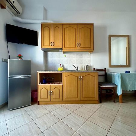 Villa Mihal Apartments Ксамил Екстериор снимка