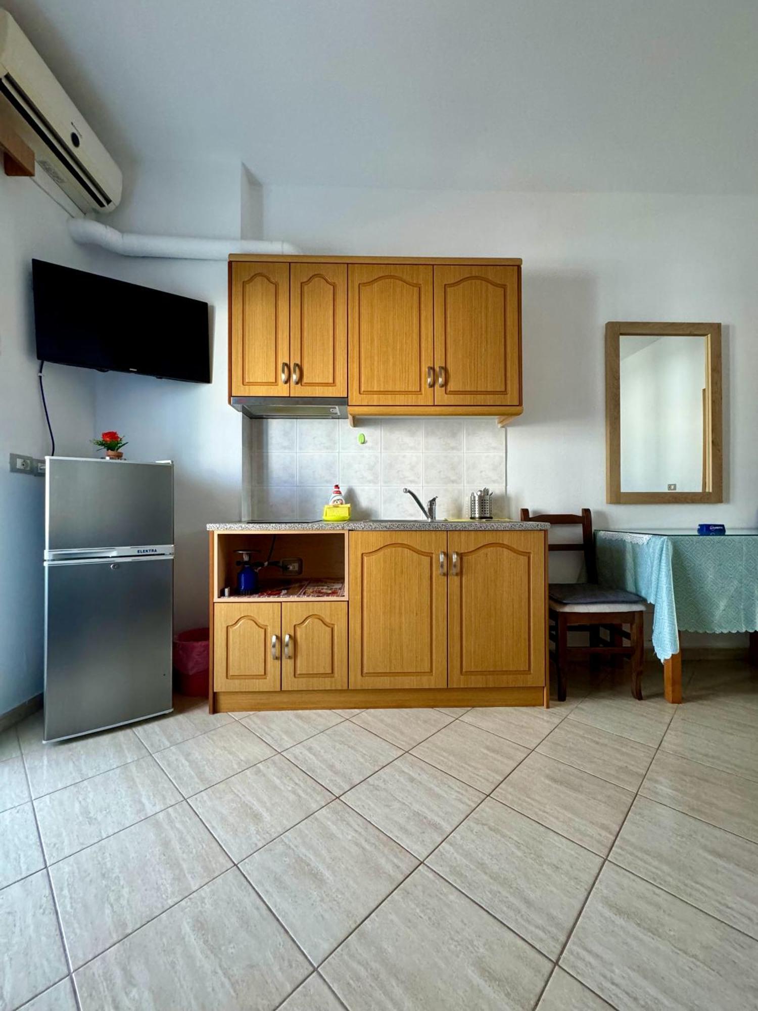 Villa Mihal Apartments Ксамил Екстериор снимка