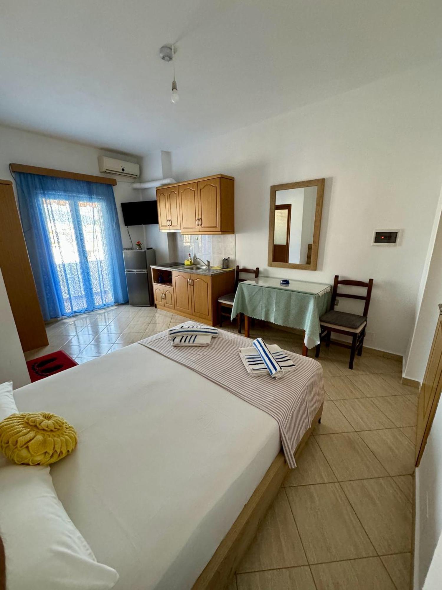 Villa Mihal Apartments Ксамил Екстериор снимка