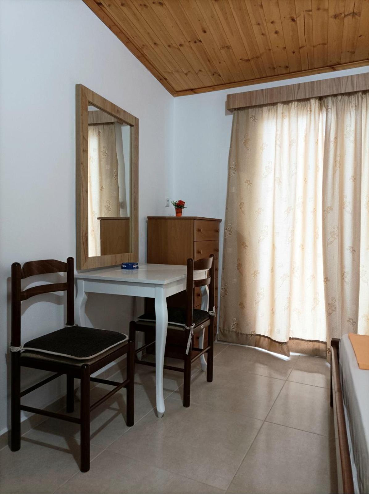 Villa Mihal Apartments Ксамил Екстериор снимка