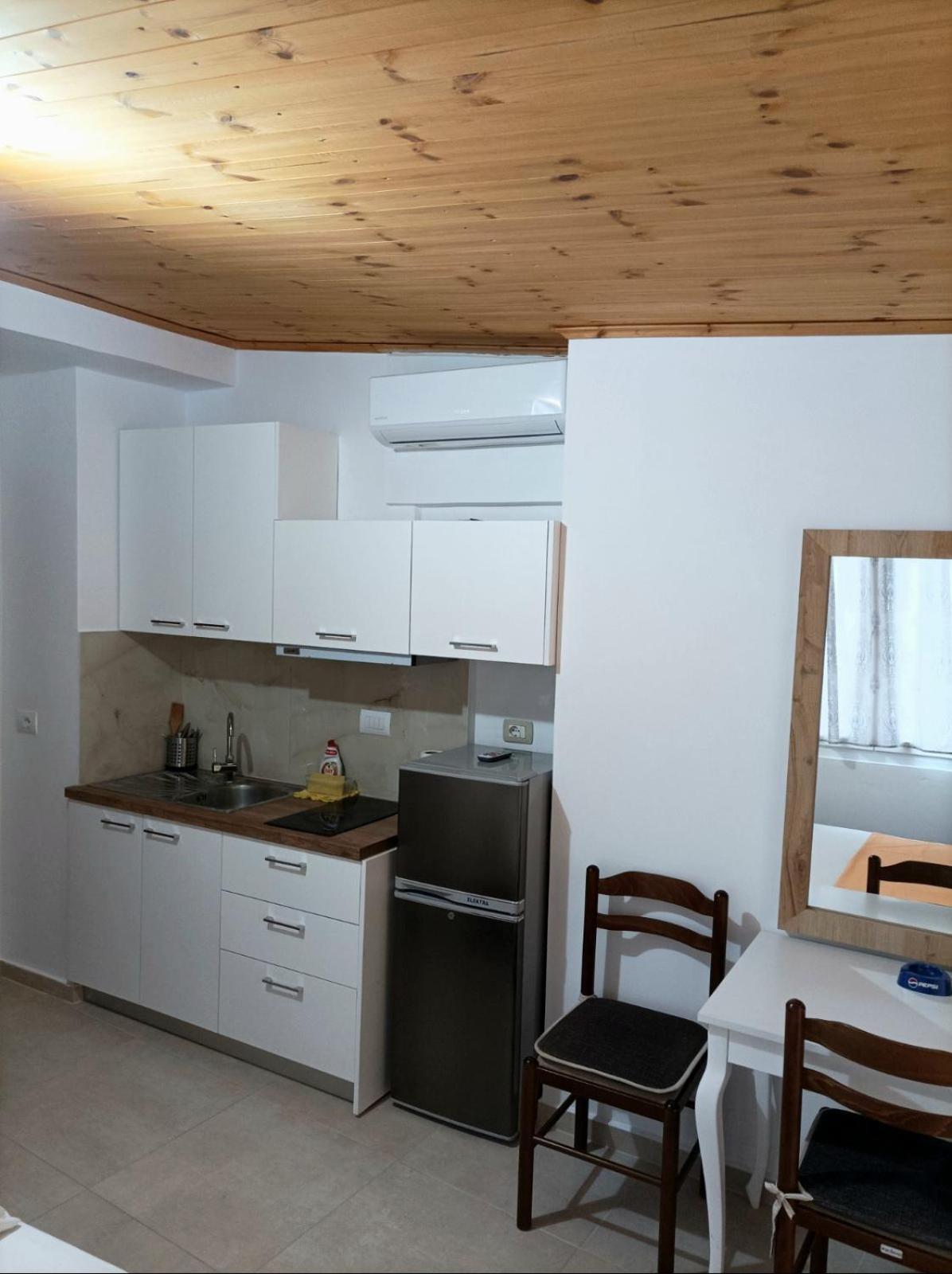 Villa Mihal Apartments Ксамил Екстериор снимка
